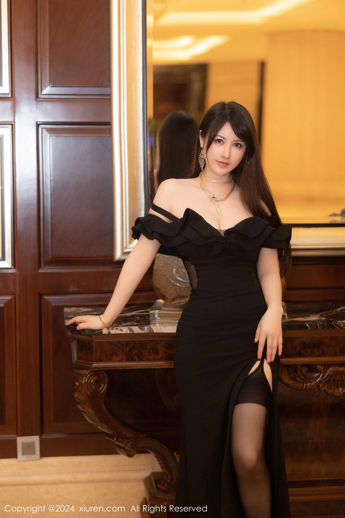 秀人集.com_[XiuRen秀人网]No.8397_模特诗诗kiki性感黑色皮质连体内衣配黑丝吊袜秀丰腴身材诱惑写真81P