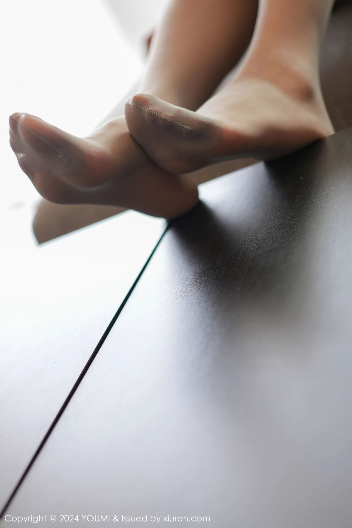 秀人集.com_[YouMi尤蜜荟]Vol.1051_模特菲儿beauty淡蓝蕾丝情趣连体衣配灰丝袜秀丰乳肥臀诱惑写真71P