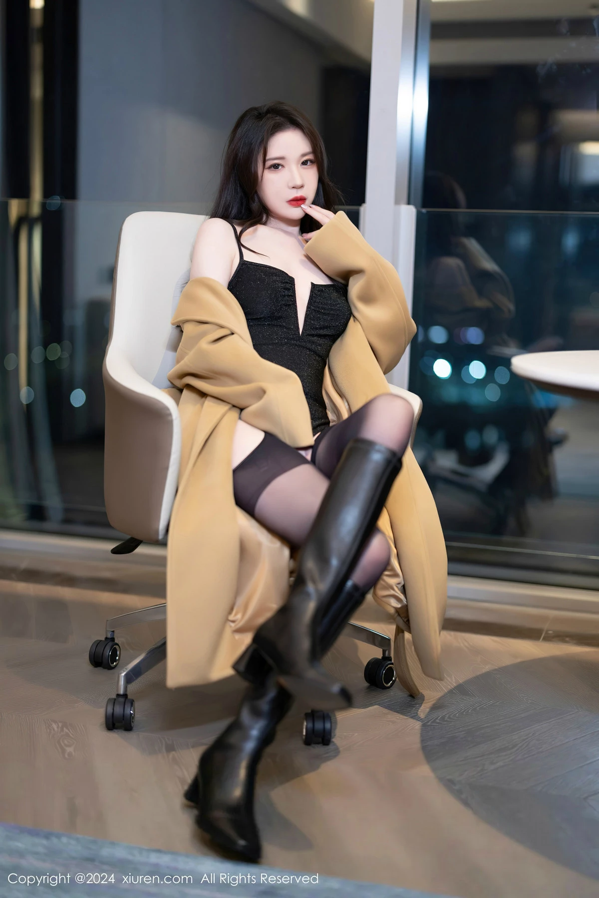 秀人集.com_[XiuRen秀人网]No.8414_模特梦心玥私房性感黑色内衣配黑丝吊袜秀高挑曼妙身姿诱惑写真80P