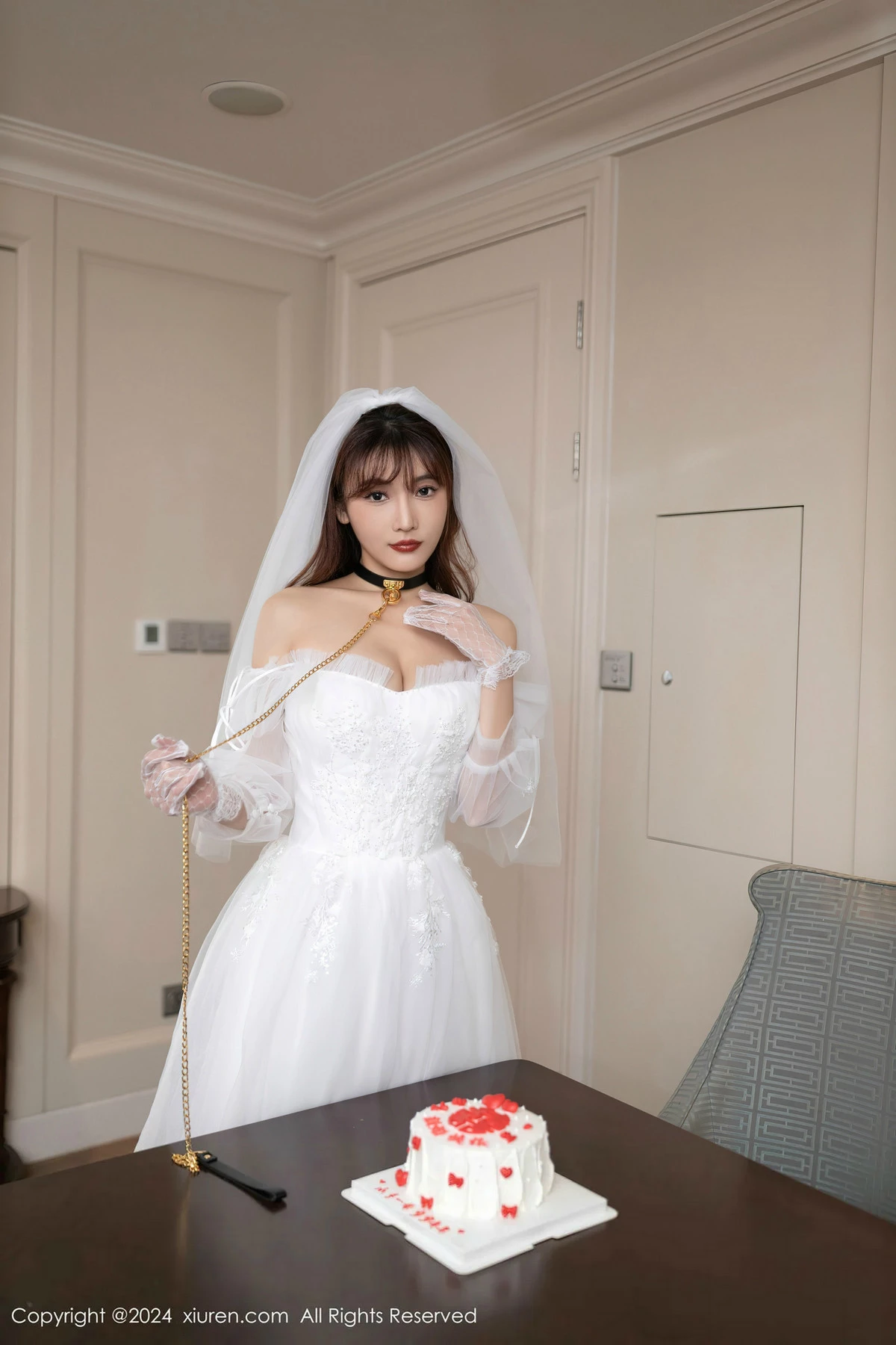 秀人集.com_[XiuRen秀人网]No.8418_模特陆萱萱性感白色婚纱配超薄肉丝半脱秀惹火身材撩人诱惑写真80P