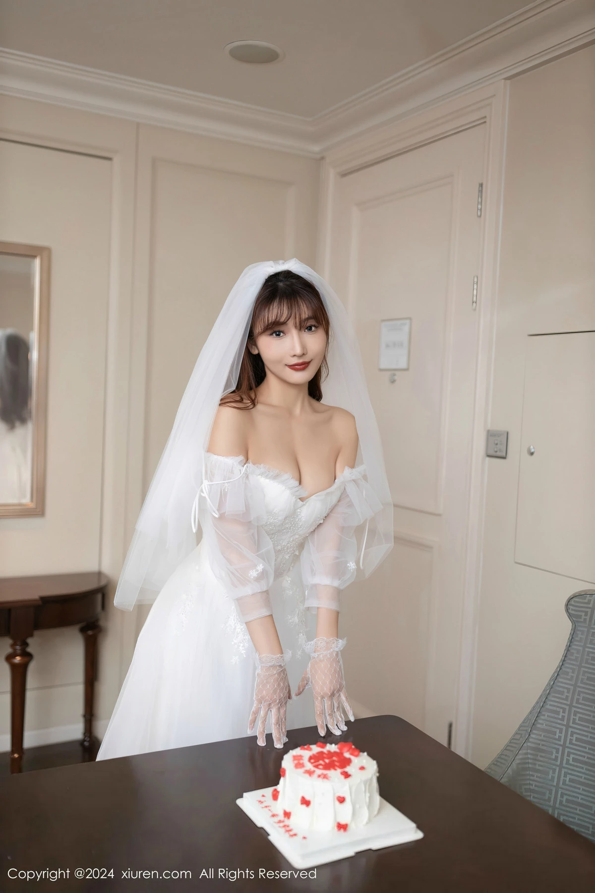 秀人集.com_[XiuRen秀人网]No.8418_模特陆萱萱性感白色婚纱配超薄肉丝半脱秀惹火身材撩人诱惑写真80P