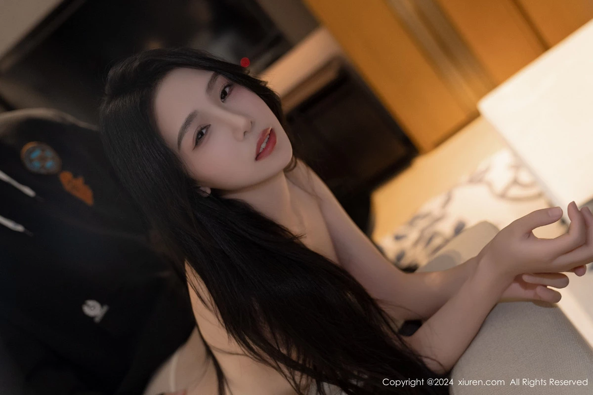 秀人集.com_[XiuRen秀人网]No.8455_模特利世性感杏色上衣露白色内衣配原色丝袜秀曼妙身姿诱惑写真86P