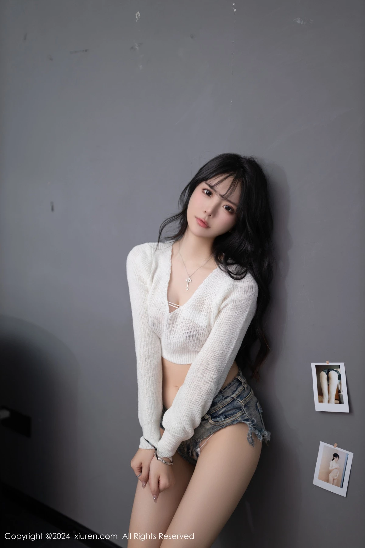 秀人集.com_[XiuRen秀人网]No.8458_模特幼幼性感白色上衣配牛仔短裤半脱秀惹火身材迷人诱惑写真80P