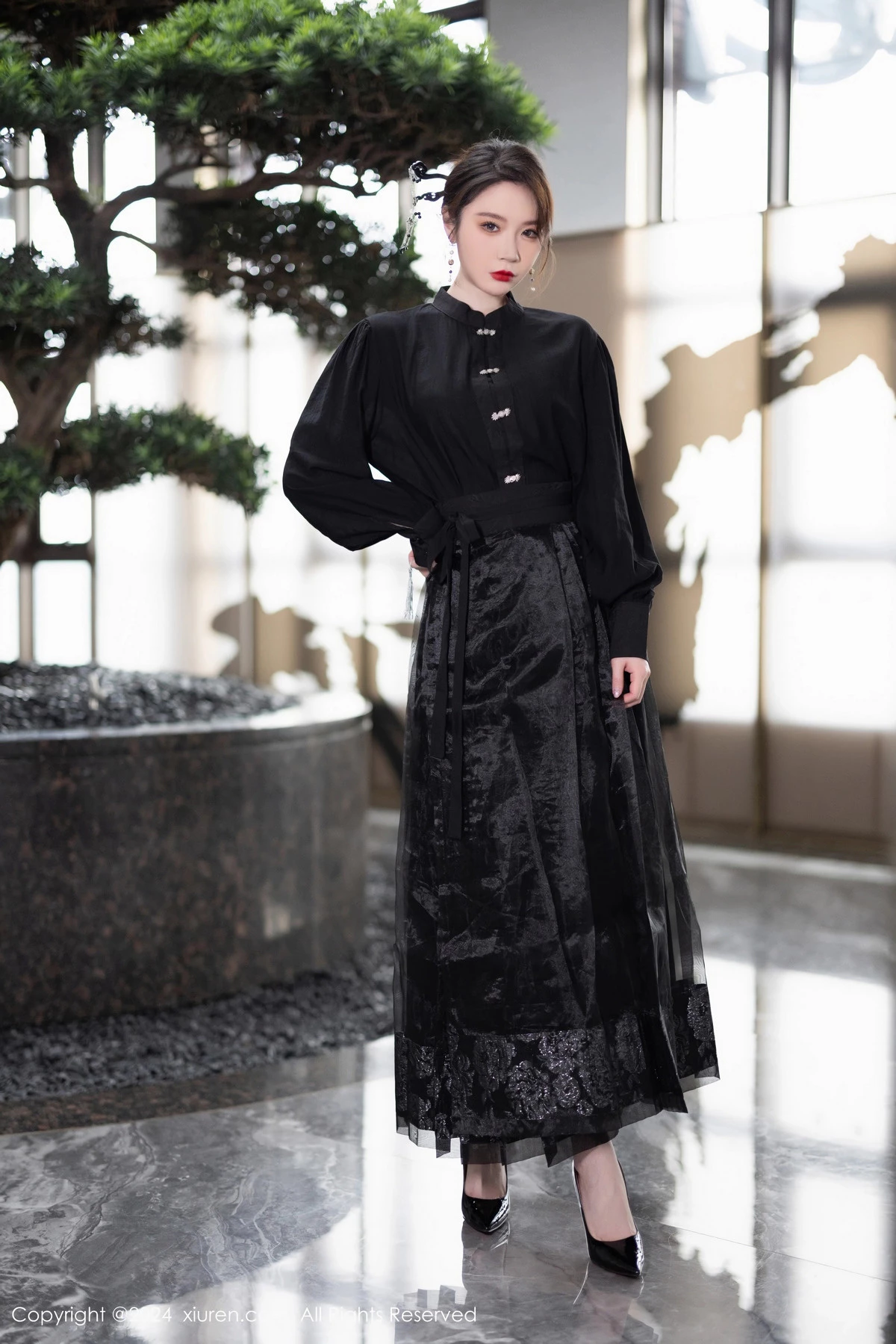 秀人集.com_[XiuRen秀人网]No.8465_模特梦心玥性感黑色长裙露浅黄色内衣秀高挑曼妙身姿诱惑写真82P