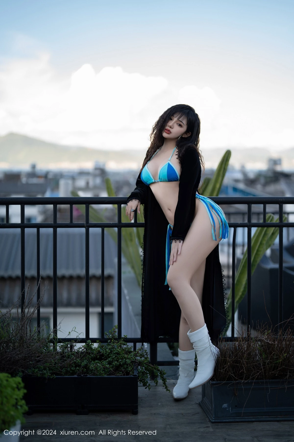 秀人集.com_[XiuRen秀人网]No.8460_模特文静儿性感黑色服饰露蓝色比基尼秀凹凸身材撩人诱惑写真56P