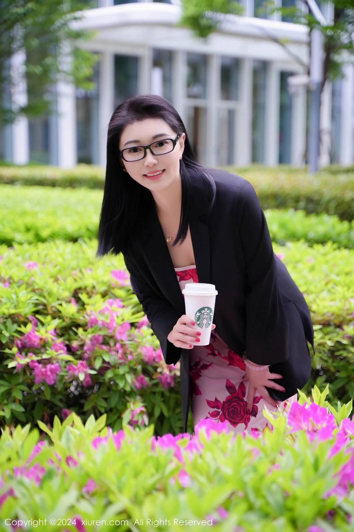 秀人集.com_[XiuRen秀人网]No.8468_模特雅茹老师厨房场景性感红色图案长裙秀柔美身姿完美诱惑写真79P