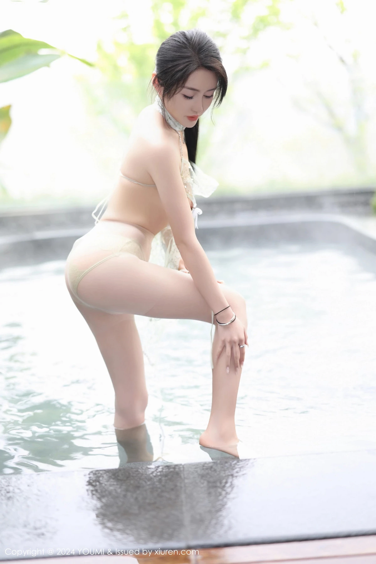 秀人集.com_[YouMi尤蜜荟]Vol.1054_模特林幼一性感浅绿色轻透服饰配超薄肉丝秀丰腴身材诱惑写真70P