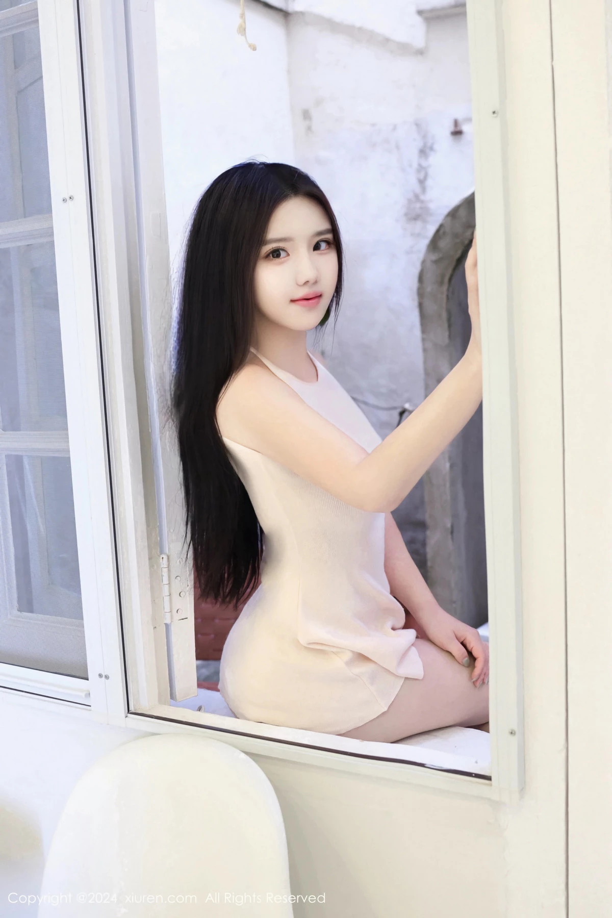 秀人集.com_[XiuRen秀人网]No.8483_模特小薯条nienie性感白色连衣短裙配超薄肉丝秀完美身材诱惑写真78P