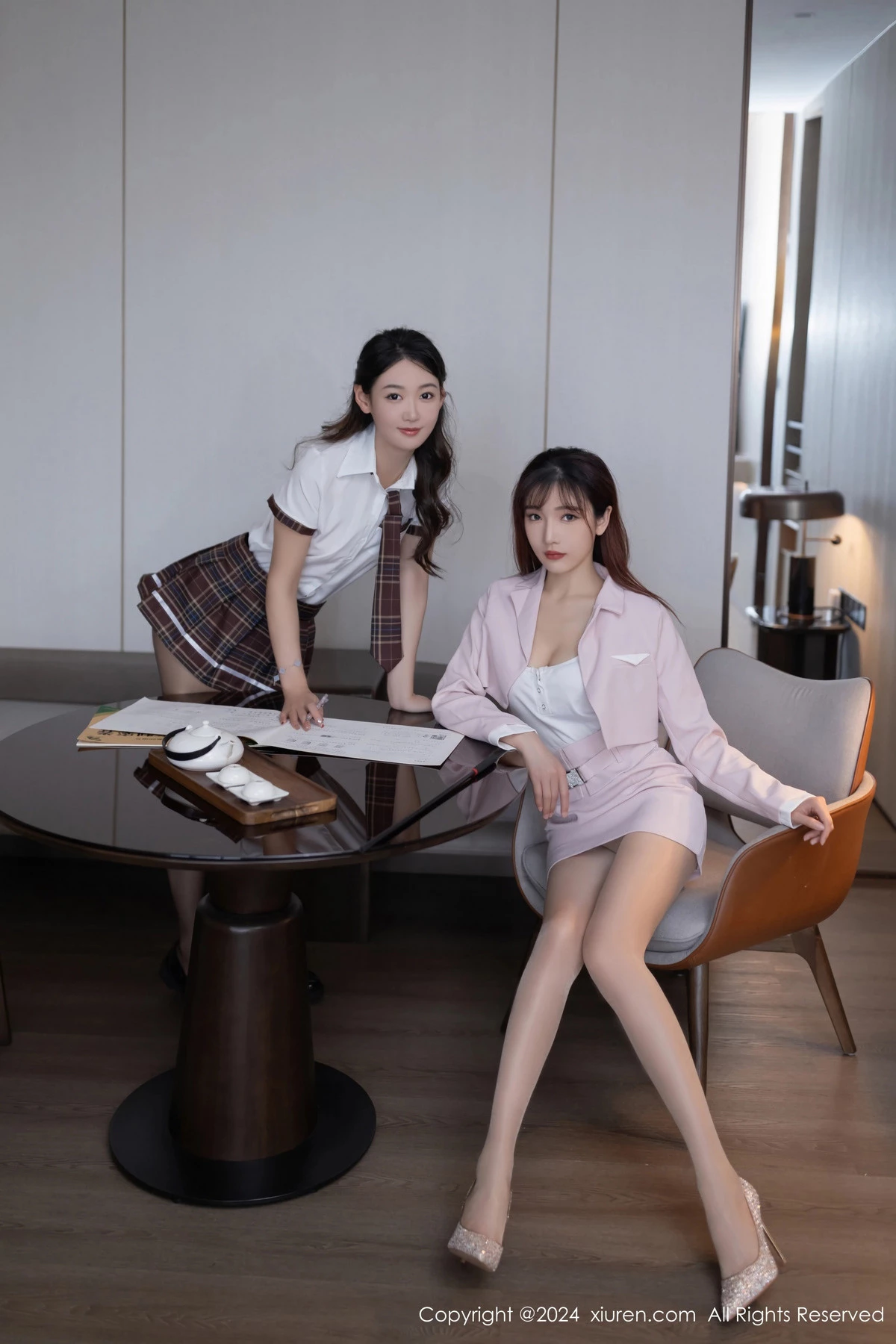 秀人集.com_[XiuRen秀人网]No.8485_模特合集女神唐安琪＆陆萱萱性感学妹制服秀曼妙身姿诱惑写真80P