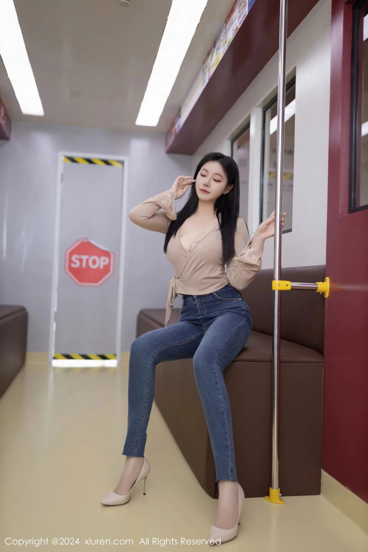 秀人集.com_[XiuRen秀人网]No.8498_模特安然anran杏色上衣配牛仔裤露性感内衣超薄肉丝完美诱惑写真79P