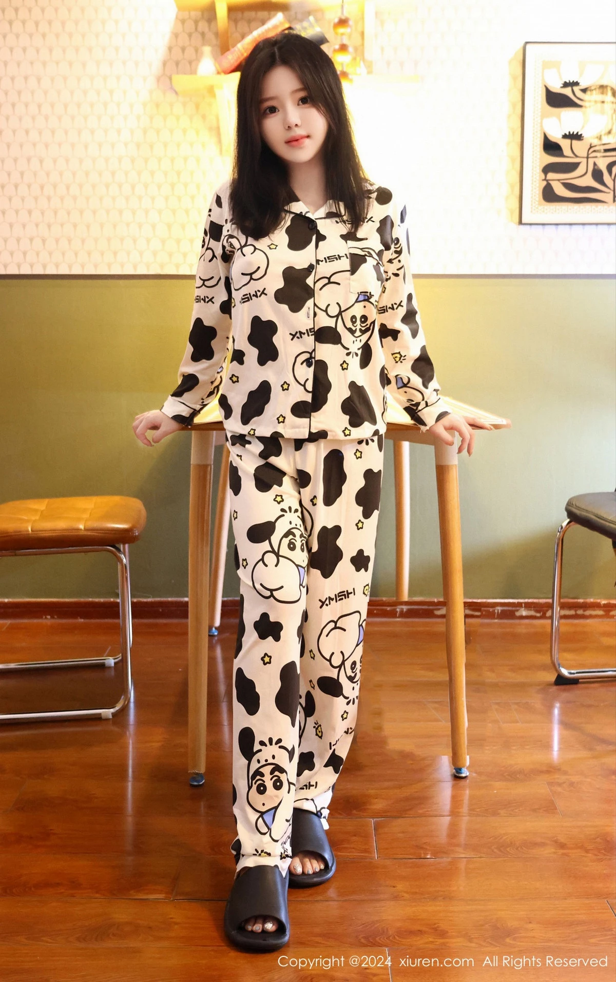 秀人集.com_[XiuRen秀人网]No.8517_模特小薯条nienie性感花色睡衣+透明胶衣短裙秀惹火身材诱惑写真78P