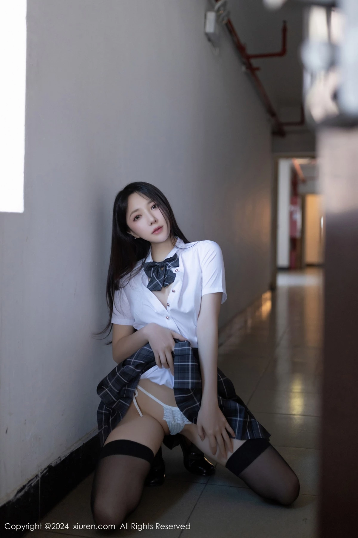 秀人集.com_[XiuRen秀人网]No.8516_模特鱼子酱Fish性感白色衬衫配格子短裙露超薄黑丝撩人诱惑写真80P