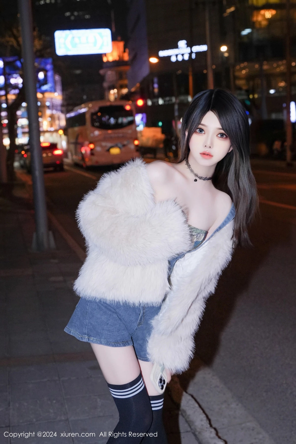 秀人集.com_[XiuRen秀人网]No.8508_模特林月月性感抹胸牛仔背带服配黑色腿袜秀完美身材迷人写真63P