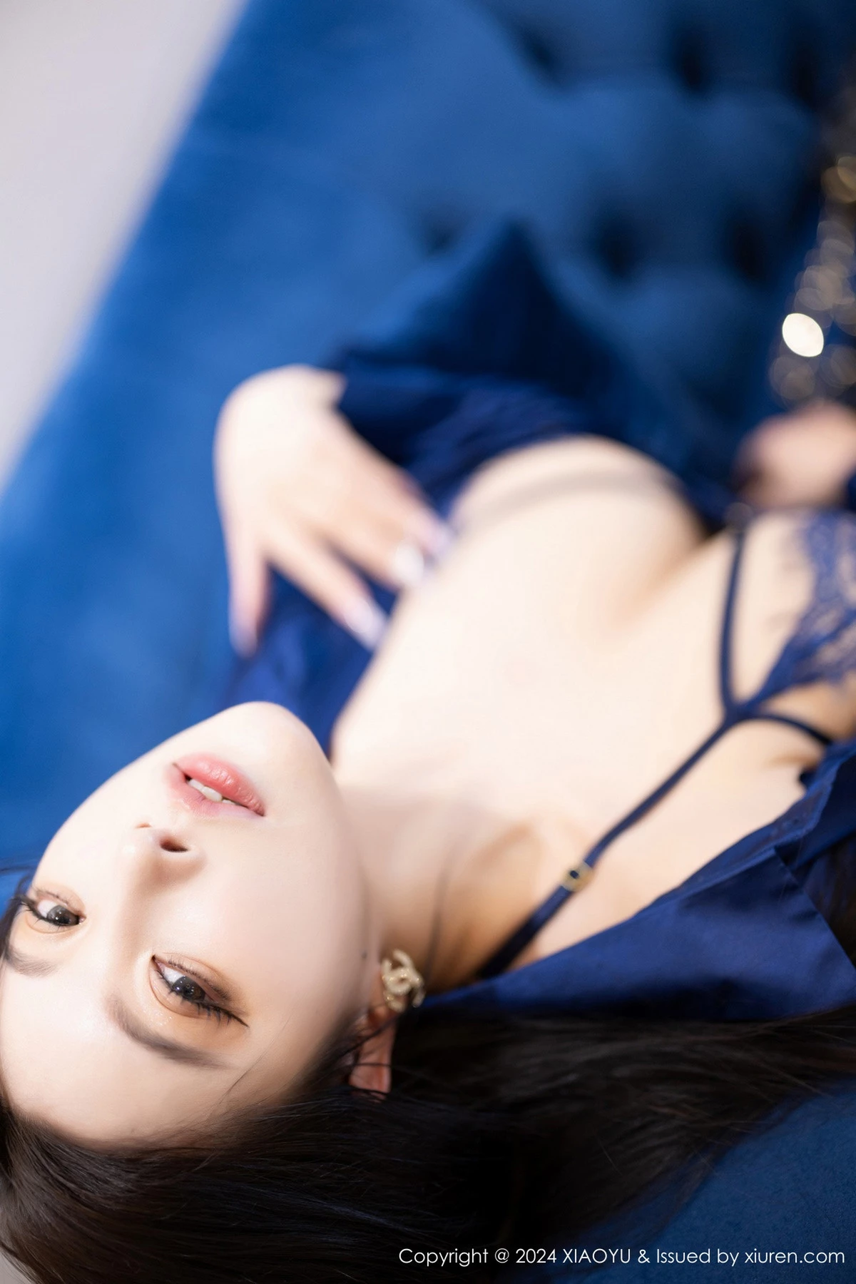 秀人集.com_[XiaoYu画语界]Vol.1240_女神杨晨晨Yome性感蓝色OL服饰配超薄黑丝秀完美身材诱惑写真82P