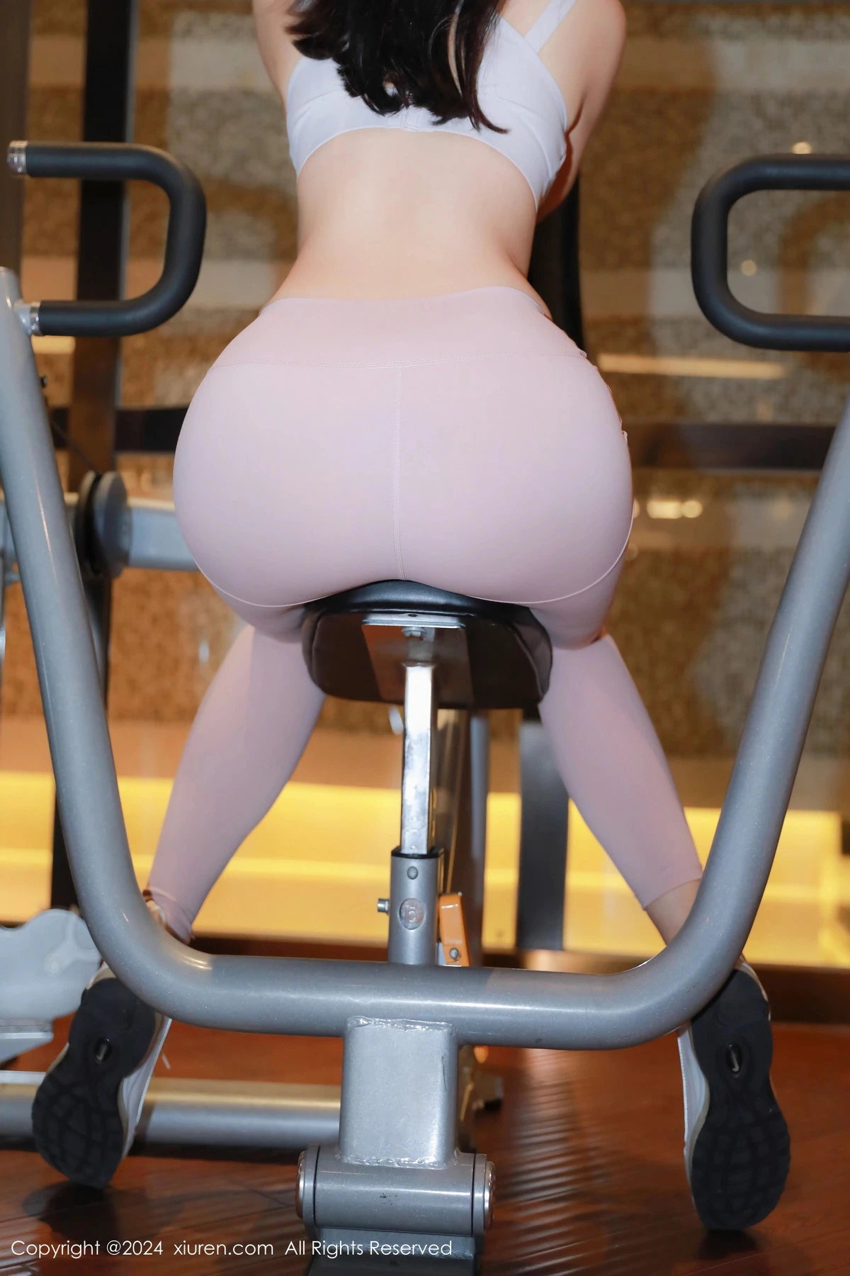 秀人集.com_[XiuRen秀人网]No.8533_模特大美妞儿健身房场景性感浅粉色瑜伽服饰秀完美身材诱惑写真74P