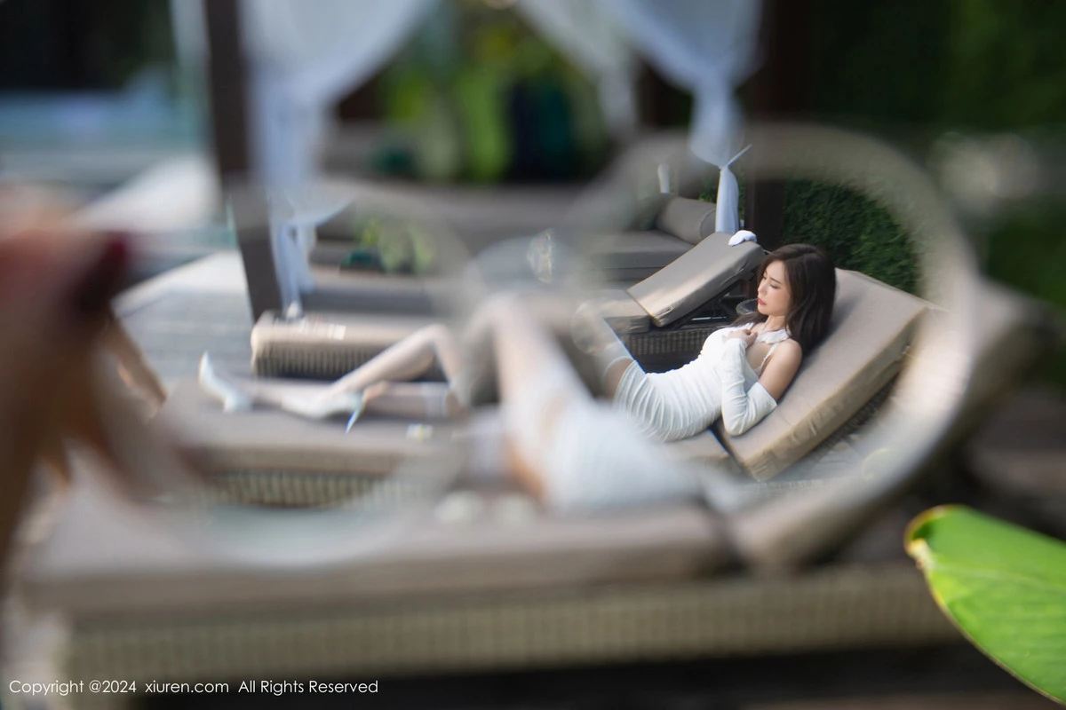 秀人集.com_[XiuRen秀人网]No.8522_女神绮里嘉ula性感白色蕾丝内衣配白丝吊袜秀完美身材诱惑写真79P