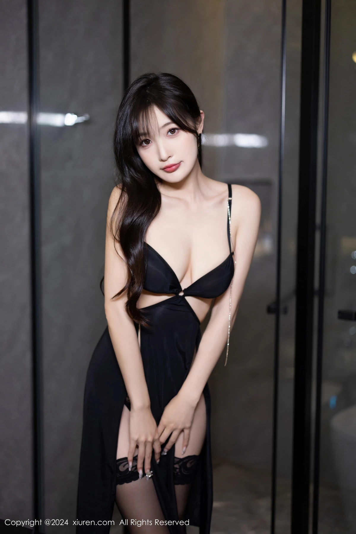 秀人集.com_[XiuRen秀人网]No.8530_模特林星阑性感红色上衣配黑皮短裙露超薄黑丝秀美腿诱惑写真80P