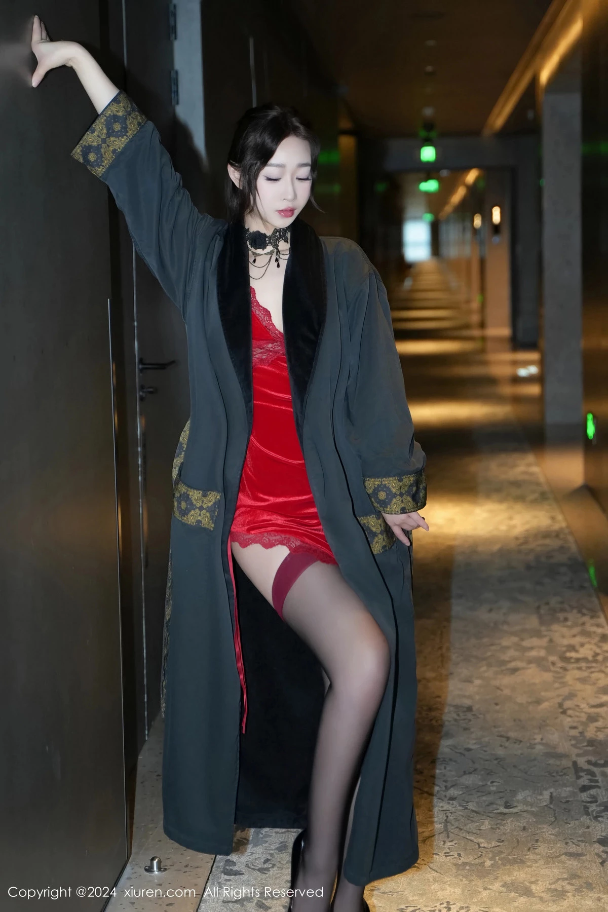 秀人集.com_[XiuRen秀人网]No.8547_模特软糖爱喝奶性感红色吊带短裙配黑丝吊袜秀曼妙身姿诱惑写真73P