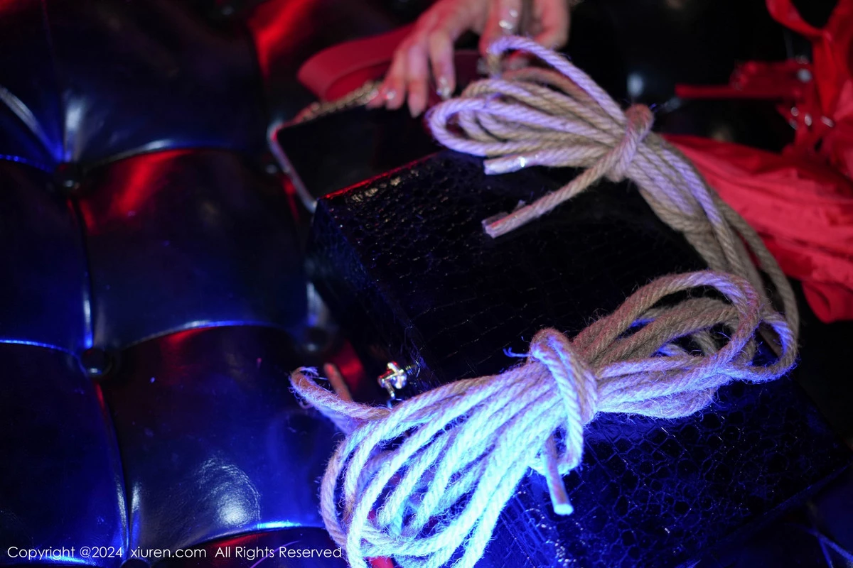 秀人集.com_[XiuRen秀人网]No.8555_模特laura阿姣性感红色情趣内衣配红色丝袜秀曼妙身姿诱惑写真95P