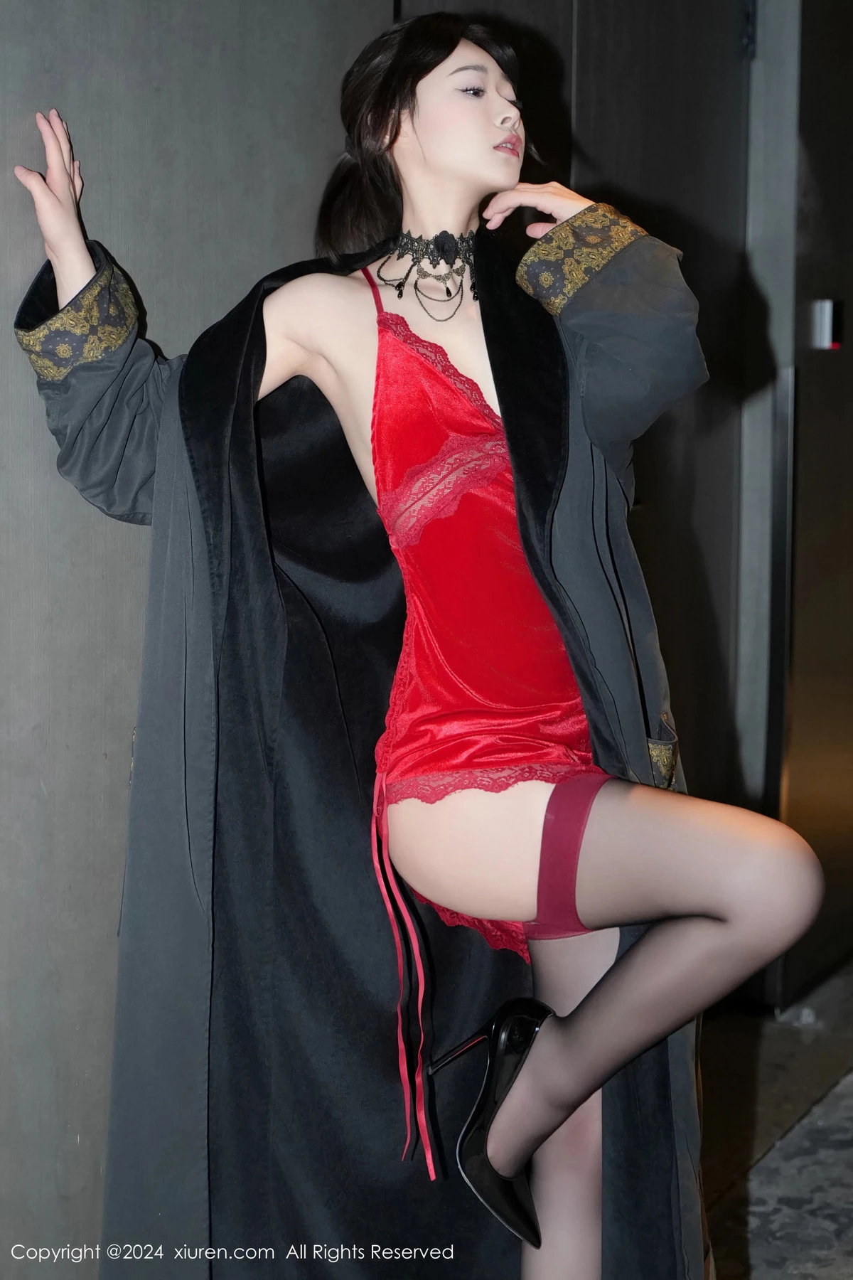秀人集.com_[XiuRen秀人网]No.8547_模特软糖爱喝奶性感红色吊带短裙配黑丝吊袜秀曼妙身姿诱惑写真73P