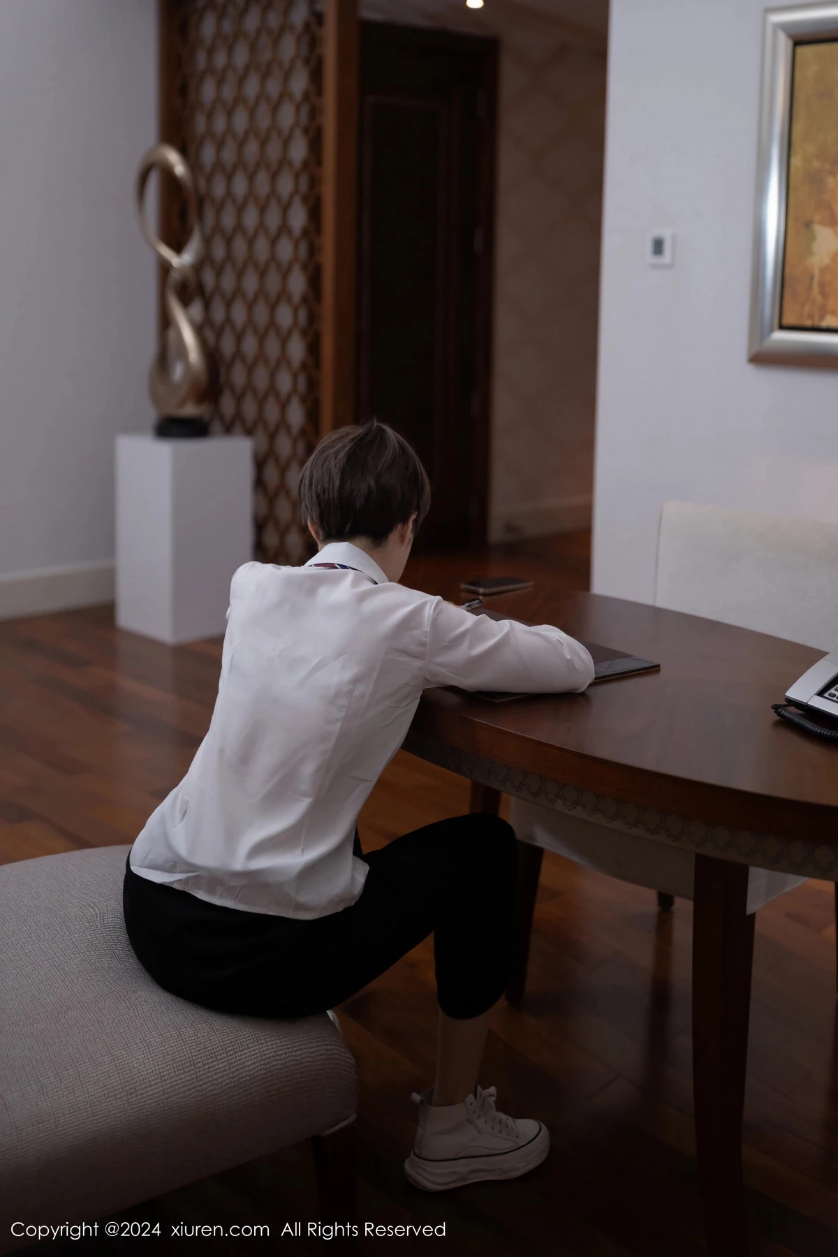 秀人集.com_[XiuRen秀人网]No.8579_模特杏子Yada性感灰色制服露黑色内衣配超薄肉丝迷人诱惑写真83P