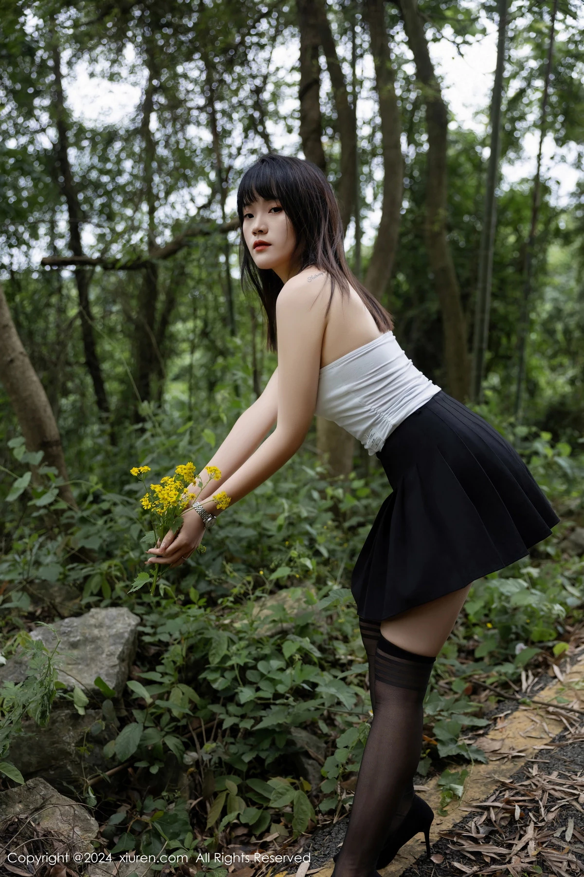 秀人集.com_[XiuRen秀人网]No.8586_模特唐安诺户外性感黑色百褶裙配黑色丝袜秀曼妙身姿迷人写真81P
