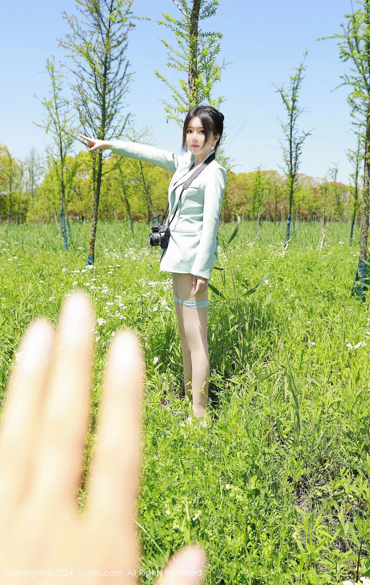 秀人集.com_[XiuRen秀人网]No.8601_模特小薯条nienie户外浅绿色内衣配超薄肉丝秀曼妙身姿诱惑写真59P