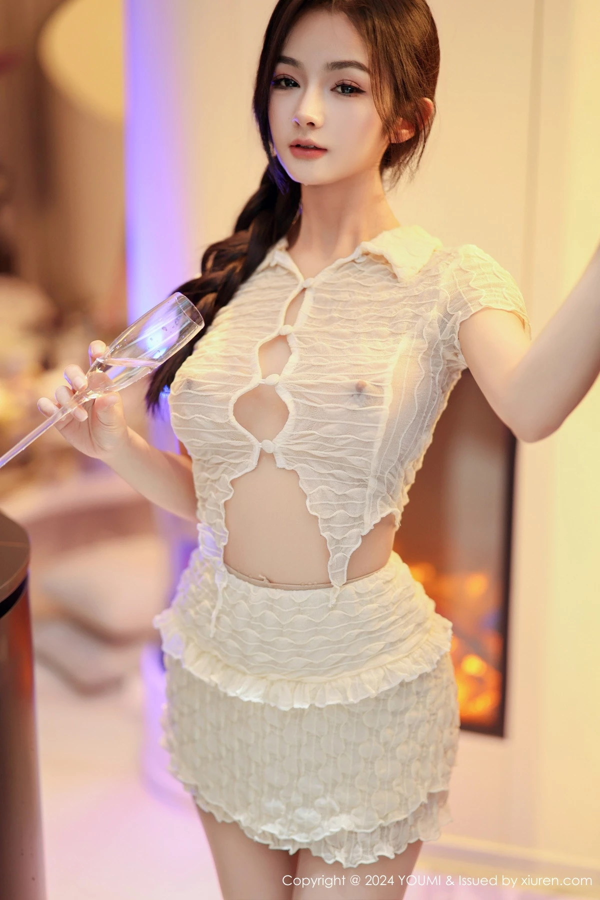 秀人集.com_[YouMi尤蜜荟]Vol.1067_模特谭小灵性感浅色轻透上衣配超薄肉丝秀丰腴有致身材诱惑写真82P