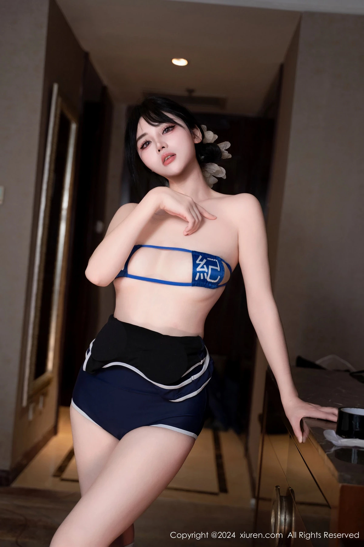 秀人集.com_[XiuRen秀人网]No.8604_模特汐汐爱吃草莓性感死库水露蓝色内衣秀丰乳肥臀惹火诱惑写真86P