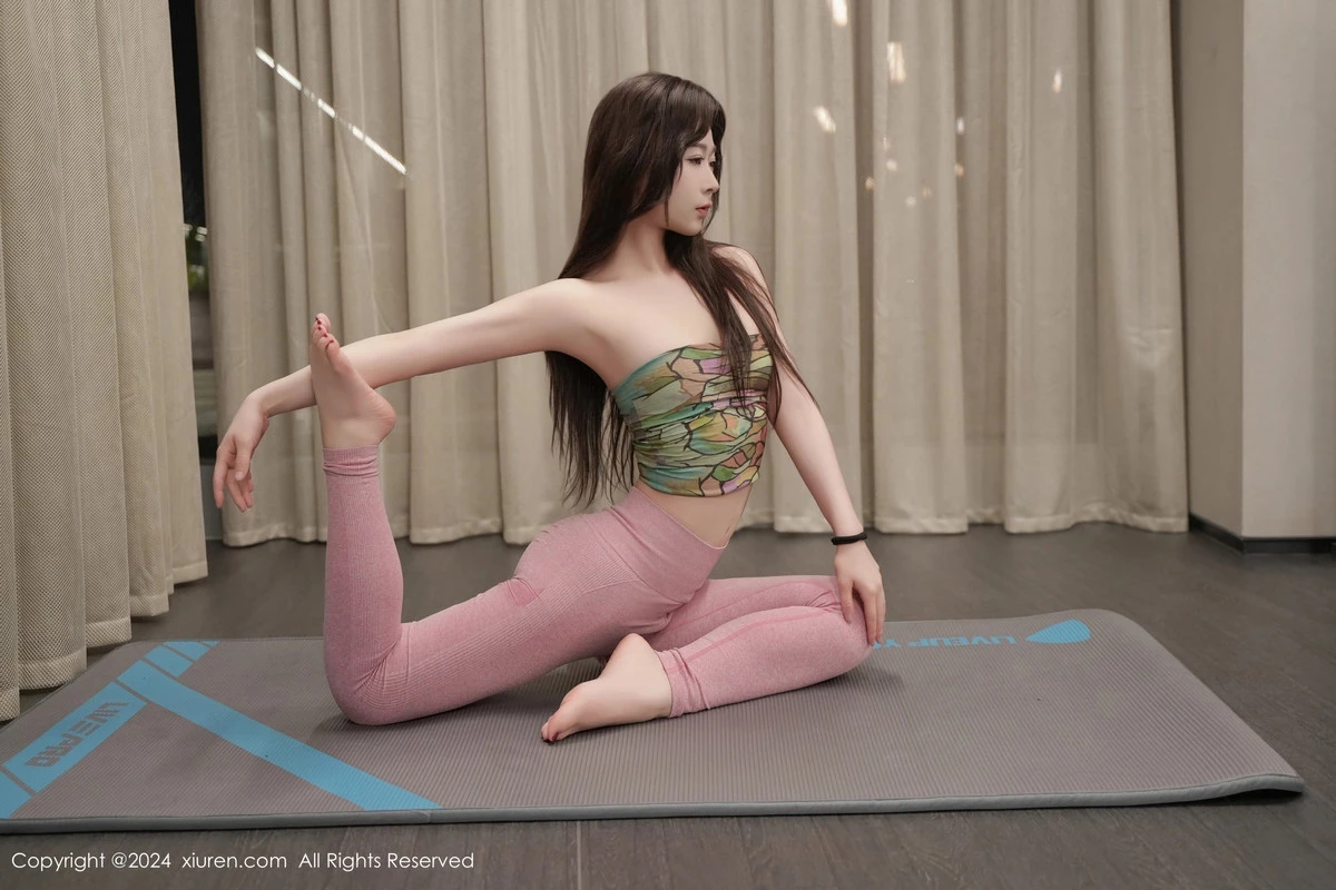 秀人集.com_[XiuRen秀人网]No.8585_模特软糖爱喝奶私房性感浅粉色瑜伽服饰紧身秀完美身材诱惑写真93P