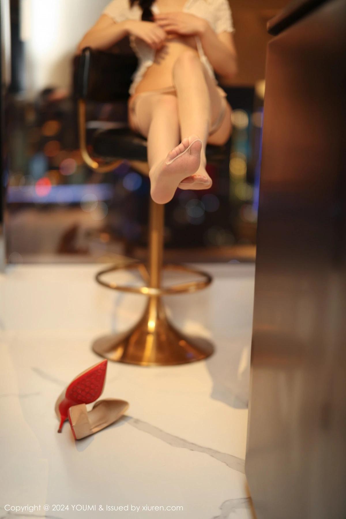 秀人集.com_[YouMi尤蜜荟]Vol.1067_模特谭小灵性感浅色轻透上衣配超薄肉丝秀丰腴有致身材诱惑写真82P