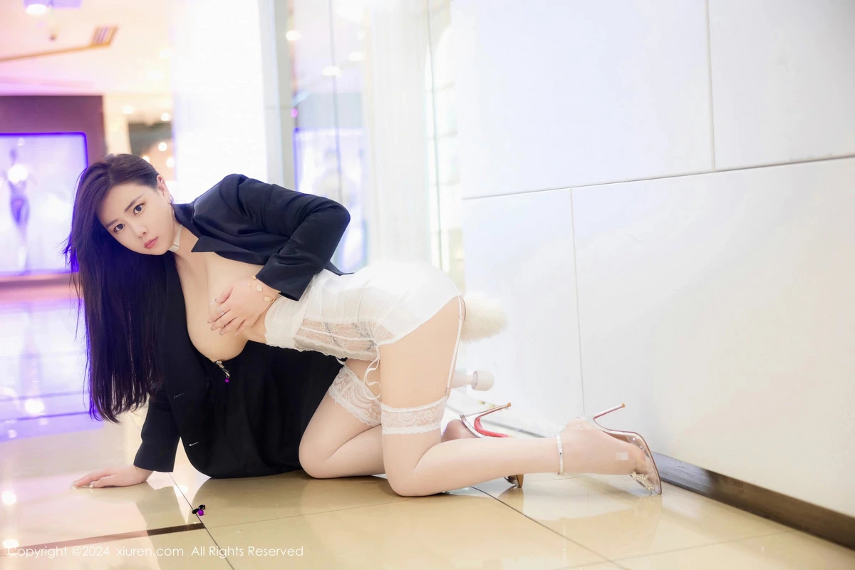 秀人集.com_[XiuRen秀人网]No.8642_模特王婉悠Queen性感白色内衣配白丝吊袜秀惹火身材诱惑写真86P