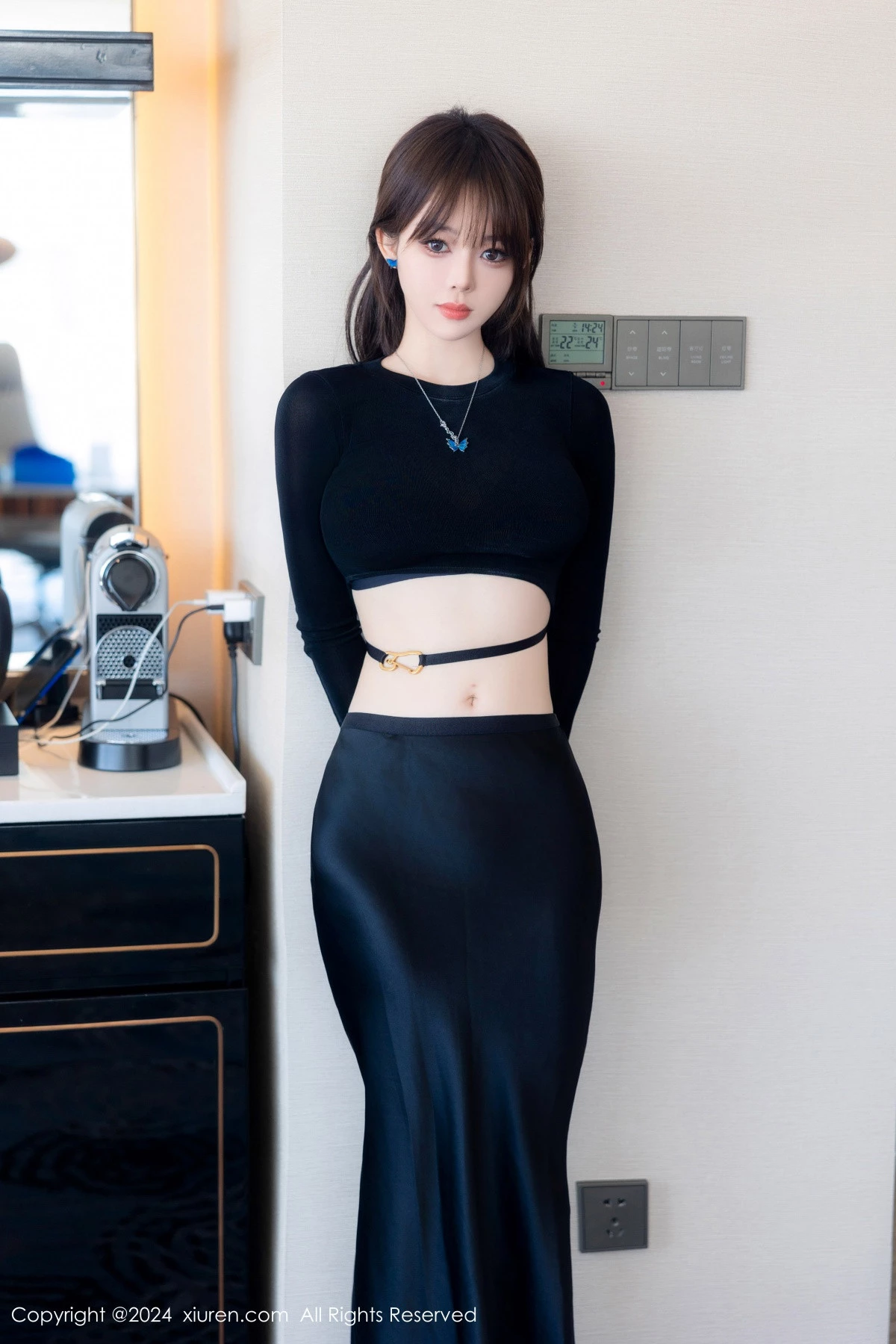 秀人集.com_[XiuRen秀人网]No.8661_模特奶瓶性感黑色上衣配黑色长裙露粉黑内衣秀曼妙身姿诱惑写真83P