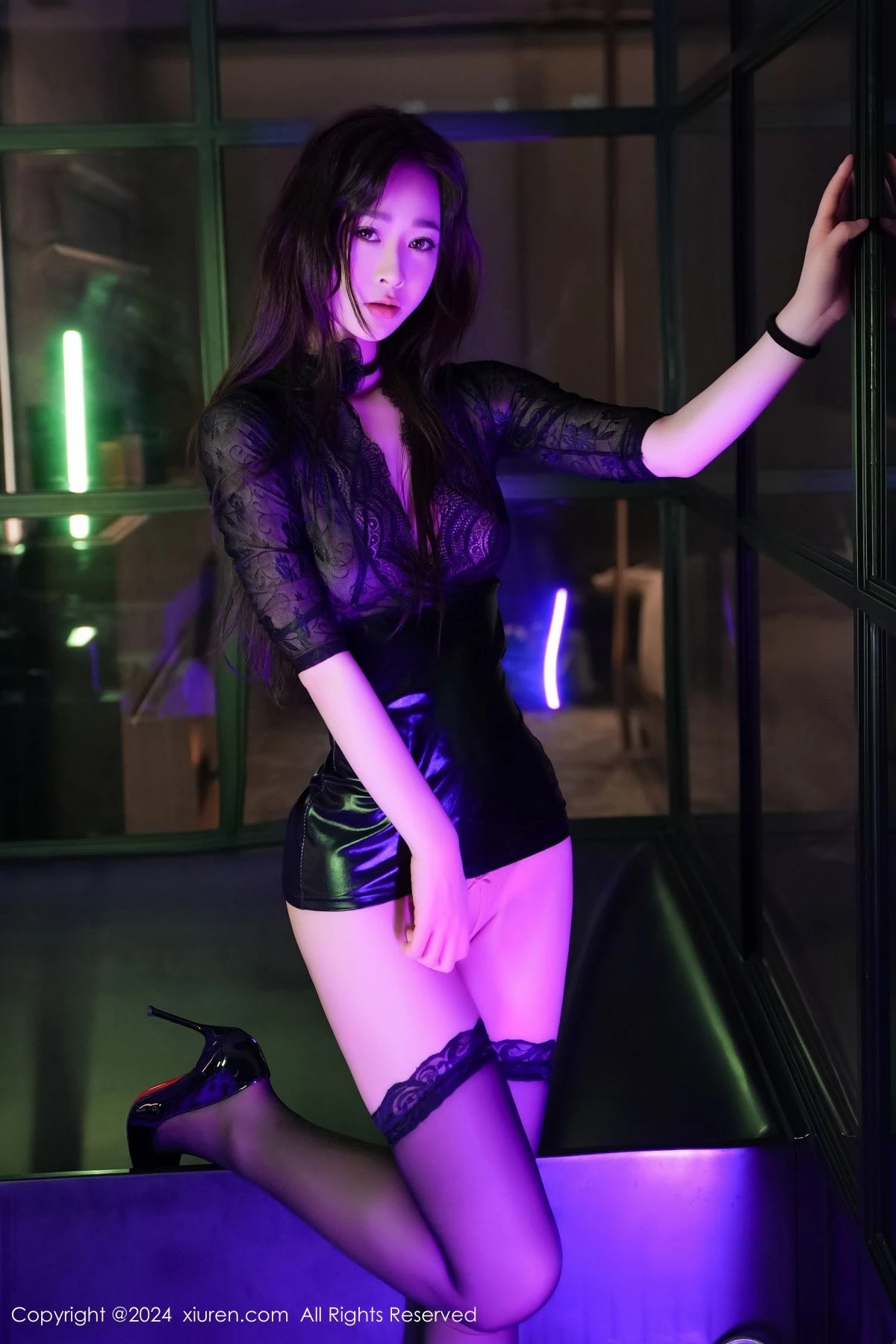 秀人集.com_[XiuRen秀人网]No.8660_模特软糖爱喝奶性感黑色西服露黑色情趣内衣配超薄黑丝魅惑写真72P