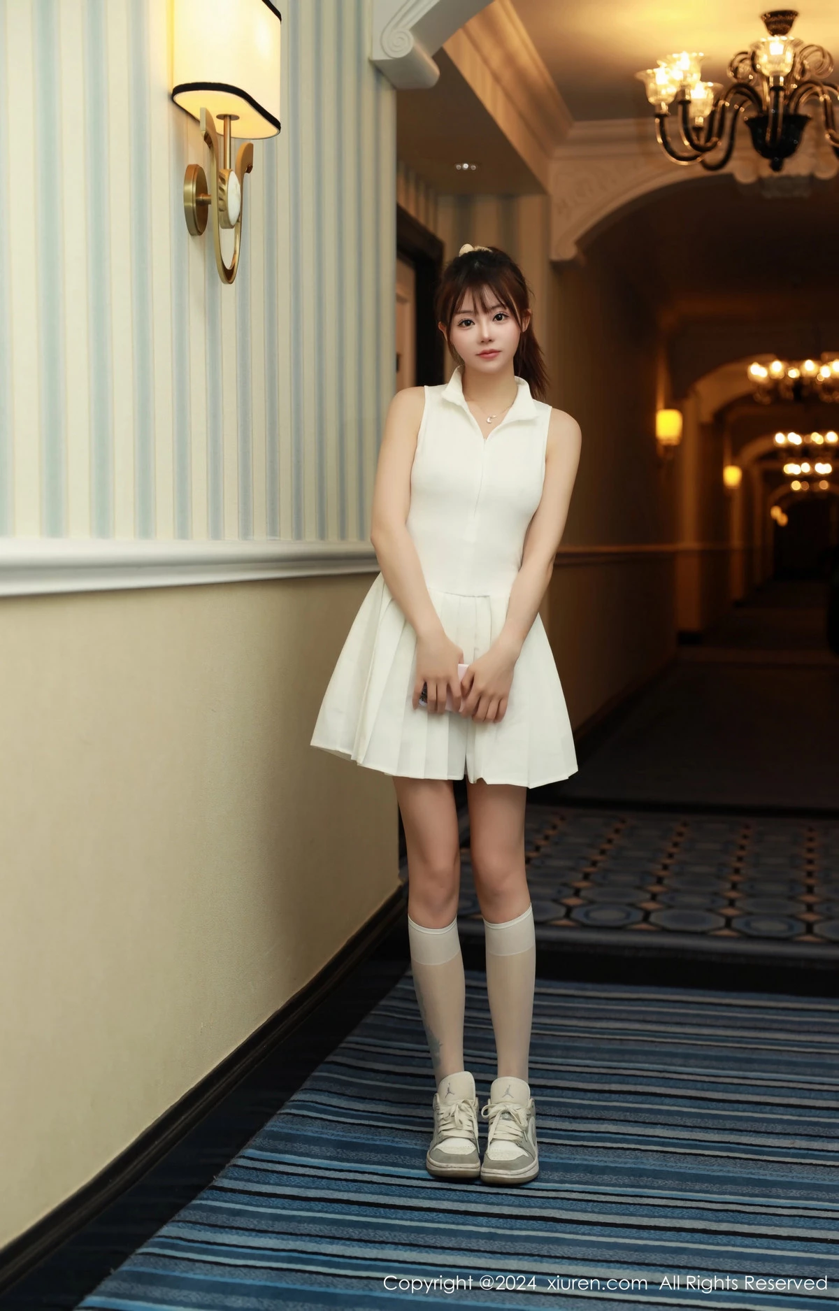 秀人集.com_[XiuRen秀人网]No.8685_模特佘贝拉Bella性感白色连衣裙配珍珠情趣内衣秀完美身材写真65P