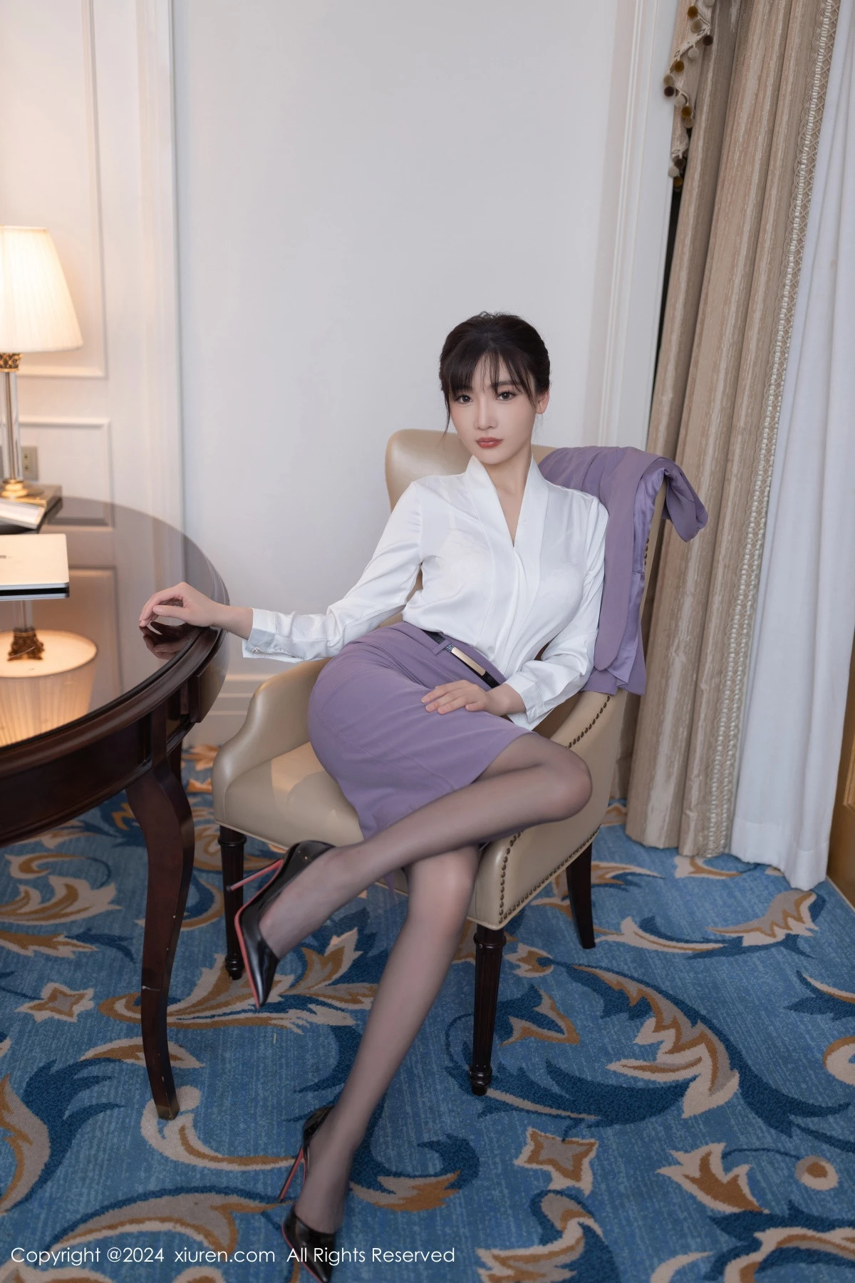 秀人集.com_[XiuRen秀人网]No.8700_模特陆萱萱性感白T配紫短裙露白色内衣配超薄黑丝极致魅惑写真81P