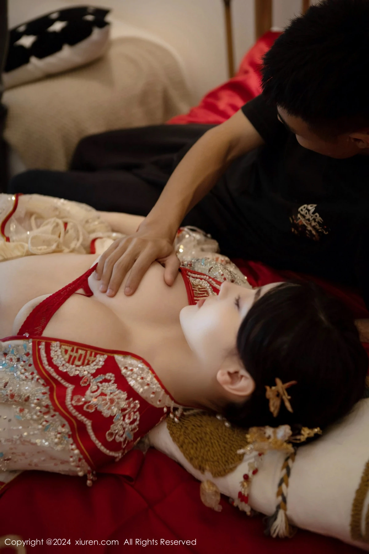 秀人集.com_[XiuRen秀人网]No.8780_模特豆瓣酱闹新娘主题红色新娘装配超薄肉丝秀丰腴身材诱惑写真111P