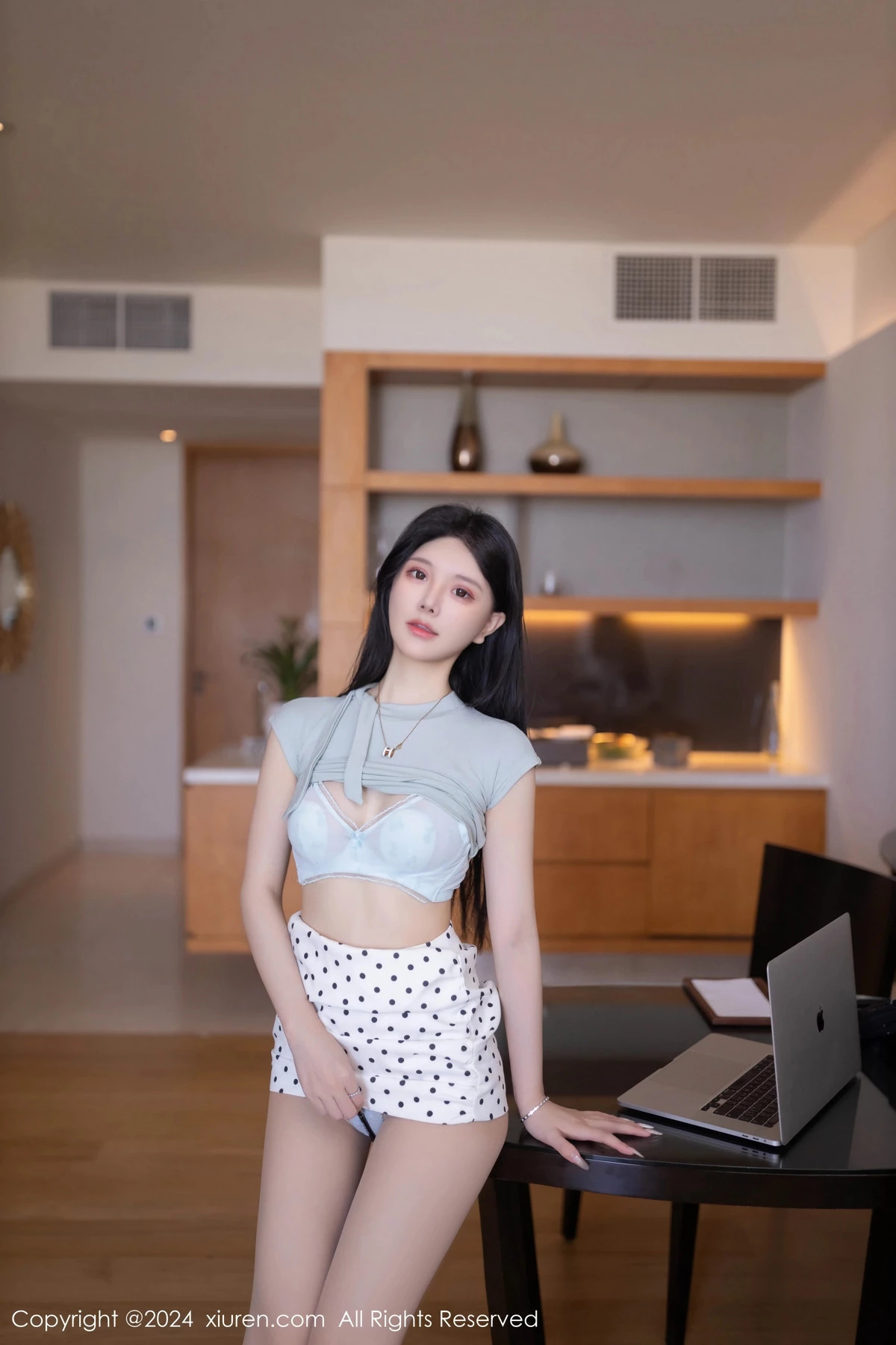 秀人集.com_[XiuRen秀人网]No.8774_模特幼幼性感淡蓝色上衣配白色短裙露超薄肉丝秀美腿诱惑写真80P