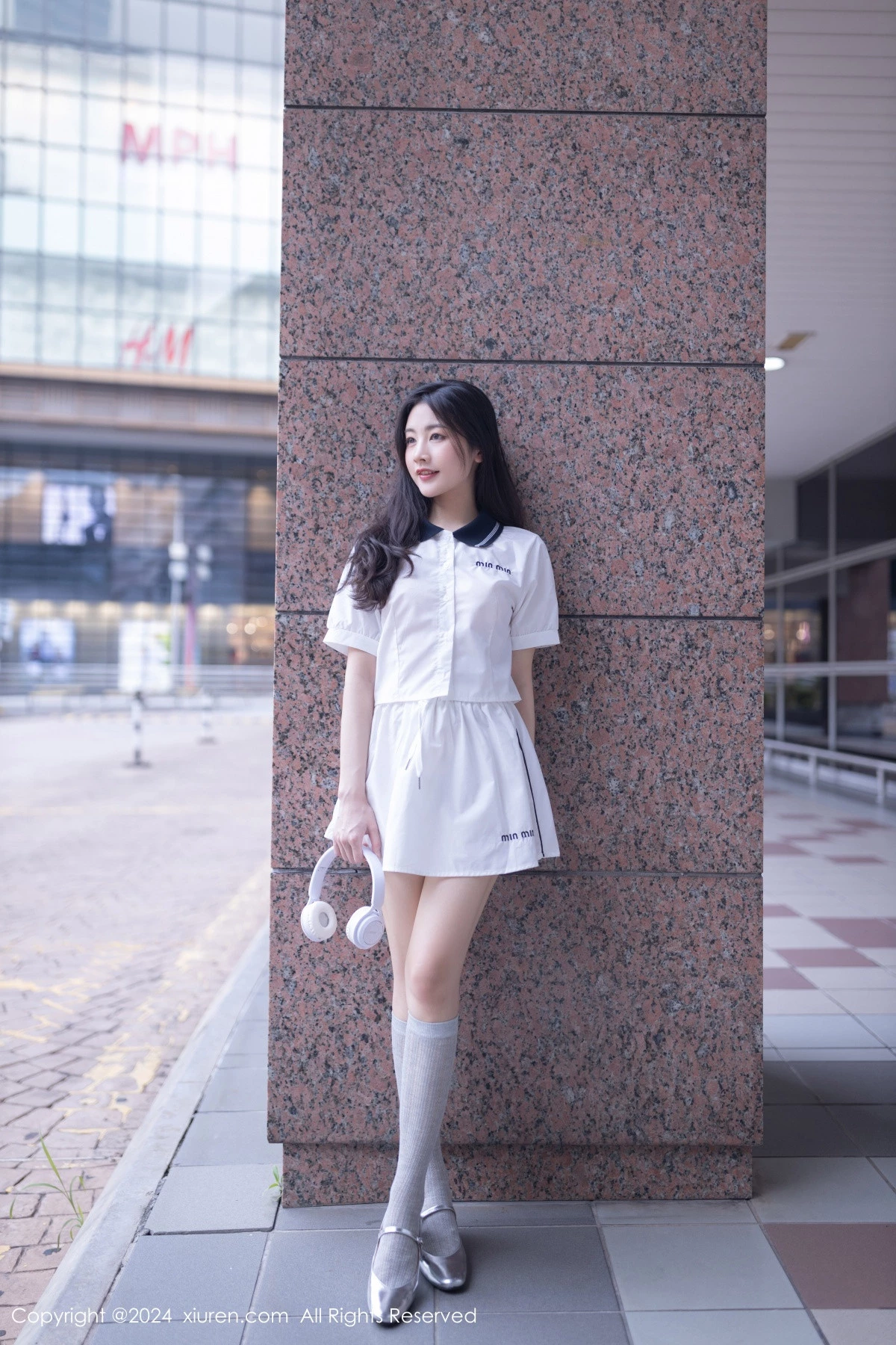 秀人集.com_[XiuRen秀人网]No.8793_模特鱼尾fish性感白色短裙套装露粉色内衣秀曼妙身姿迷人写真80P