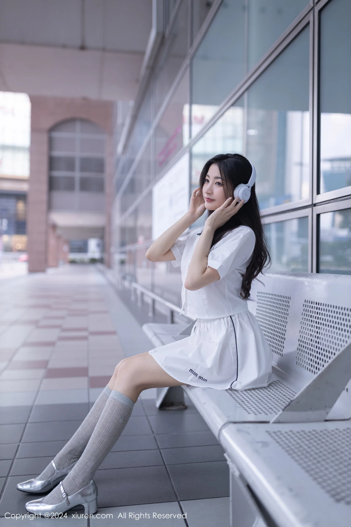 秀人集.com_[XiuRen秀人网]No.8793_模特鱼尾fish性感白色短裙套装露粉色内衣秀曼妙身姿迷人写真80P