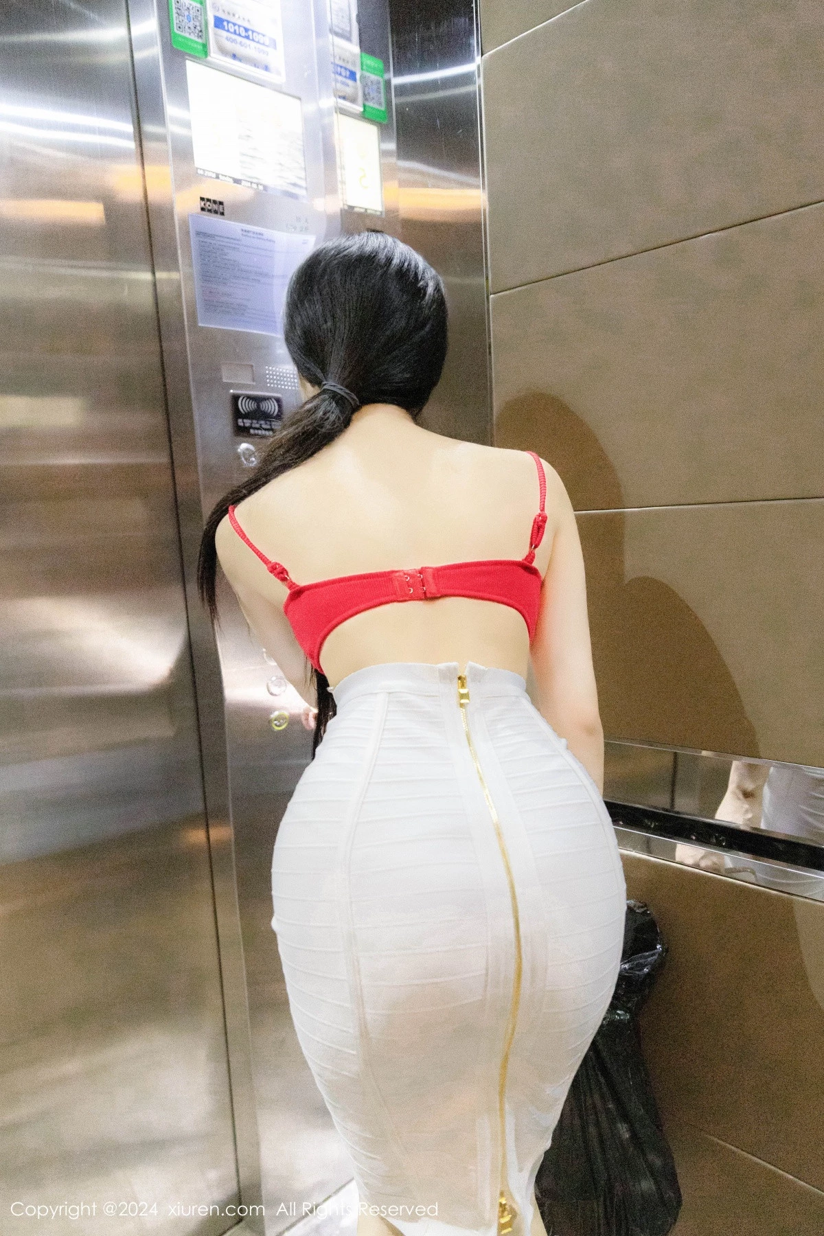 秀人集.com_[XiuRen秀人网]No.8794_模特龙雪儿红色情趣内衣配白短裙露超薄肉丝秀白嫩美腿诱惑写真51P