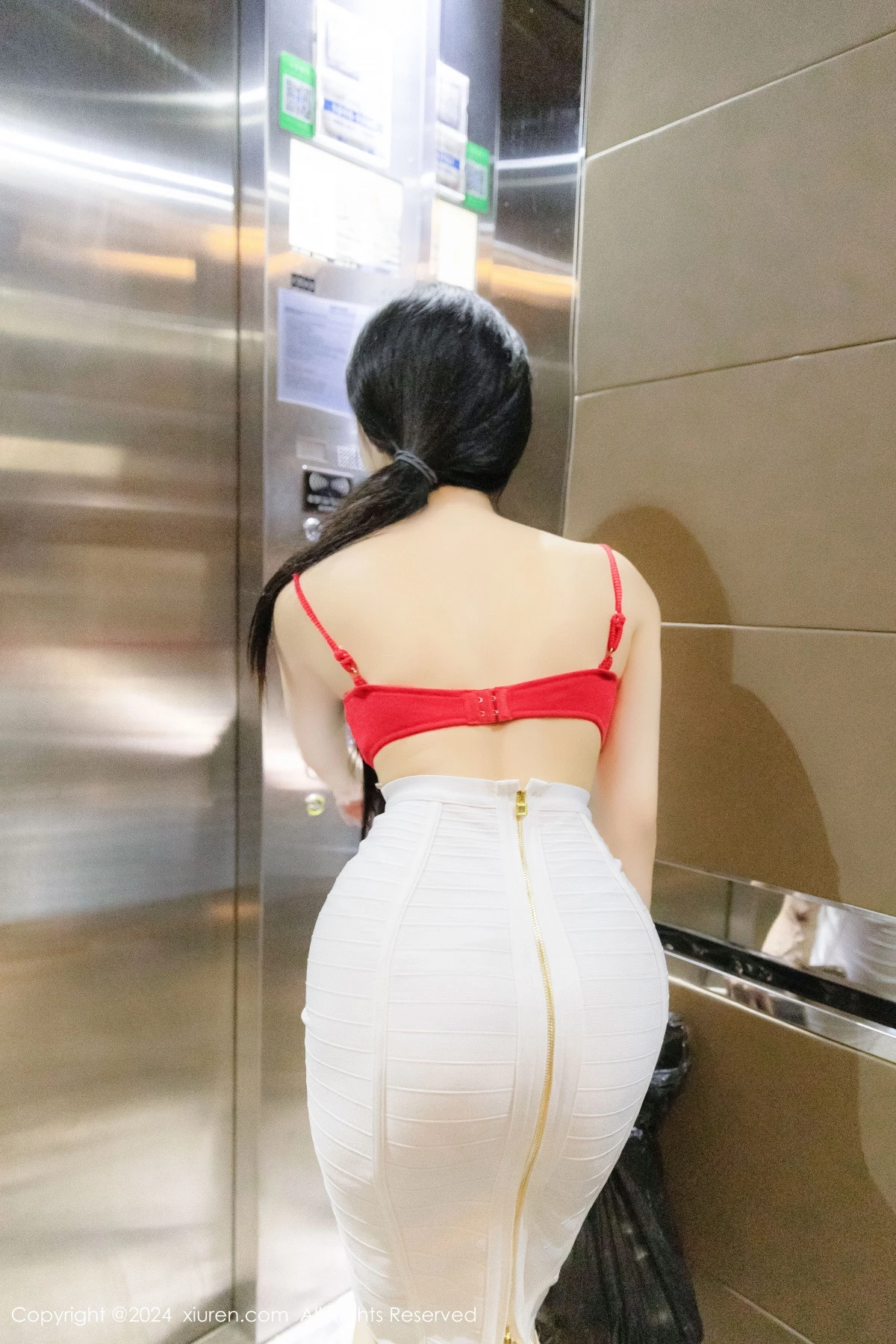 秀人集.com_[XiuRen秀人网]No.8794_模特龙雪儿红色情趣内衣配白短裙露超薄肉丝秀白嫩美腿诱惑写真51P