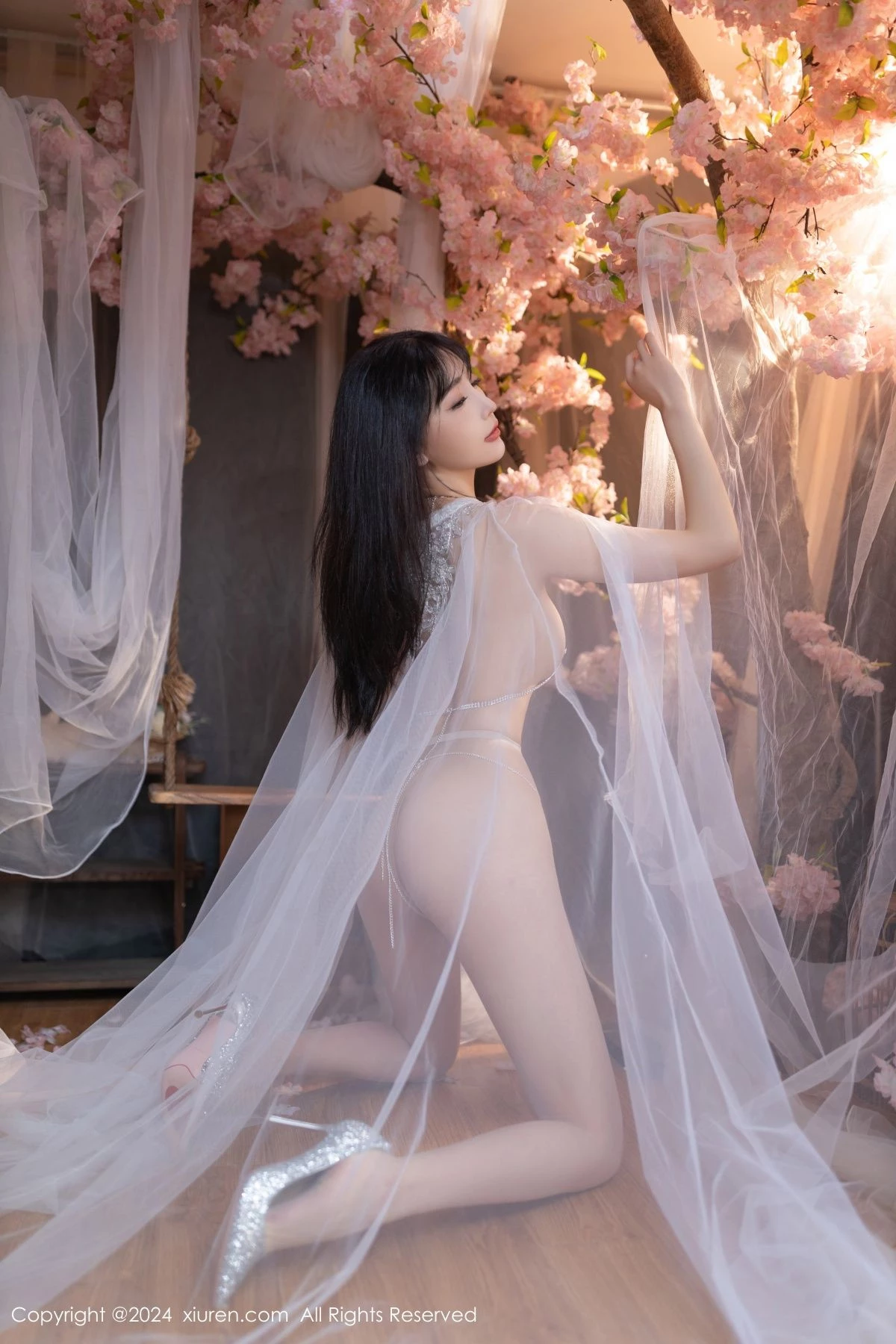 秀人集.com_[XiuRen秀人网]No.8807_模特陆萱萱性感白色轻透网纱配白色珍珠内衣秀惹火身材诱惑写真80P
