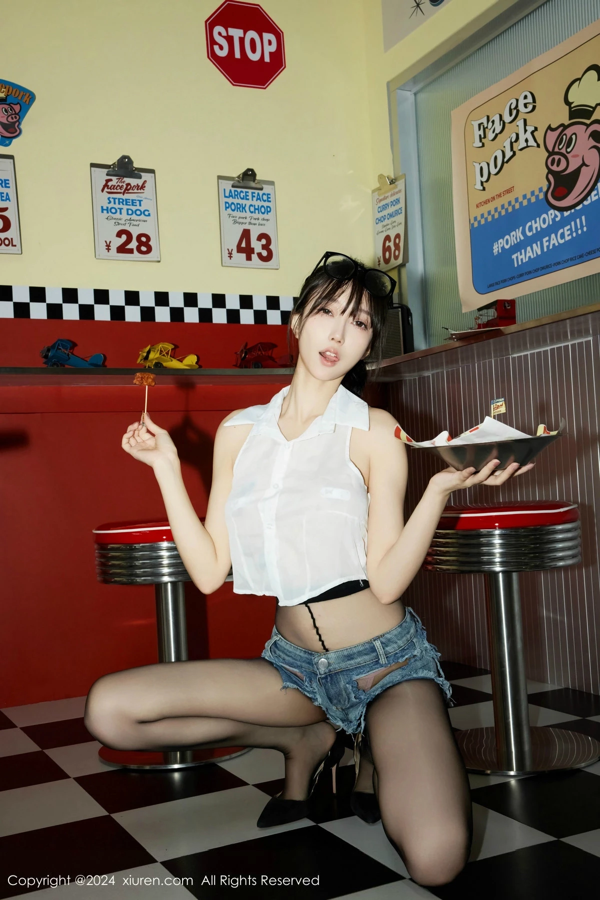 秀人集.com_[XiuRen秀人网]No.8811_模特玥儿玥er性感蓝色超短牛仔裤配超薄黑丝秀曼妙身姿诱惑写真74P