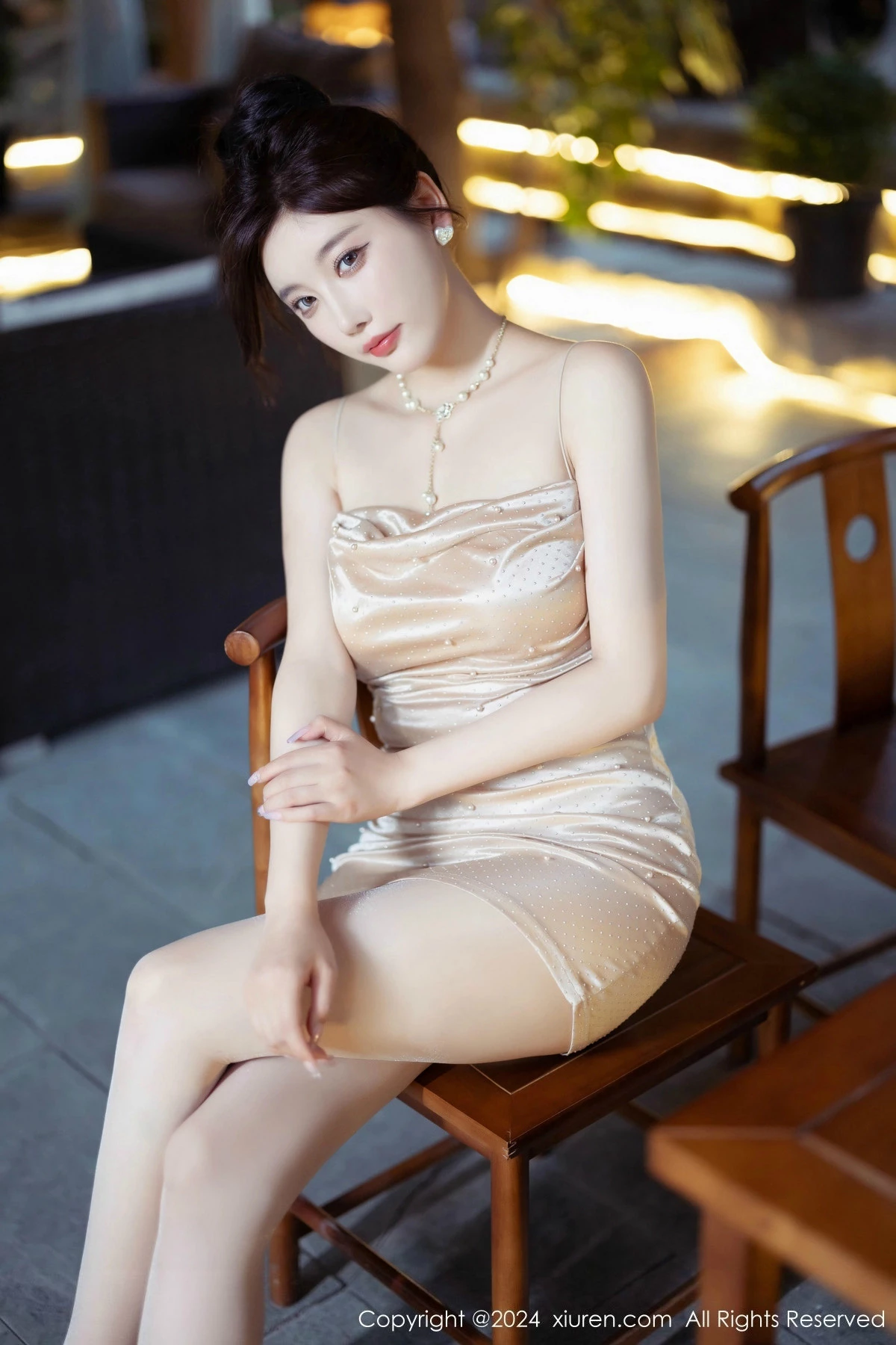 秀人集.com_[XiuRen秀人网]No.8815_女神杨晨晨Yome性感露肩吊裙露白色蕾丝情趣内衣惹火诱惑写真80P