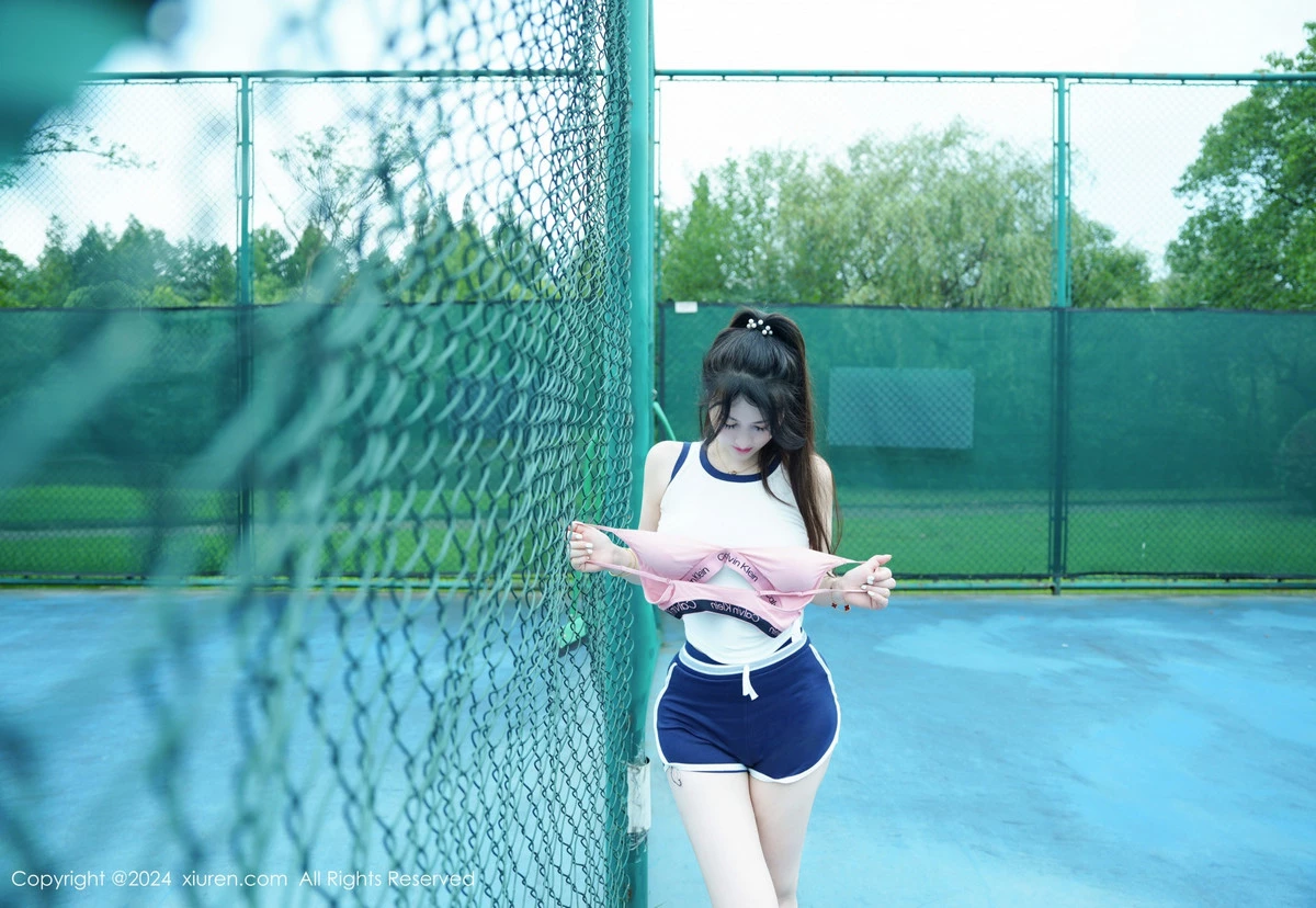 秀人集.com_[XiuRen秀人网]No.8821_模特诗诗kiki户外性感运动装露粉色内衣秀丰腴身姿惹火诱惑写真74P