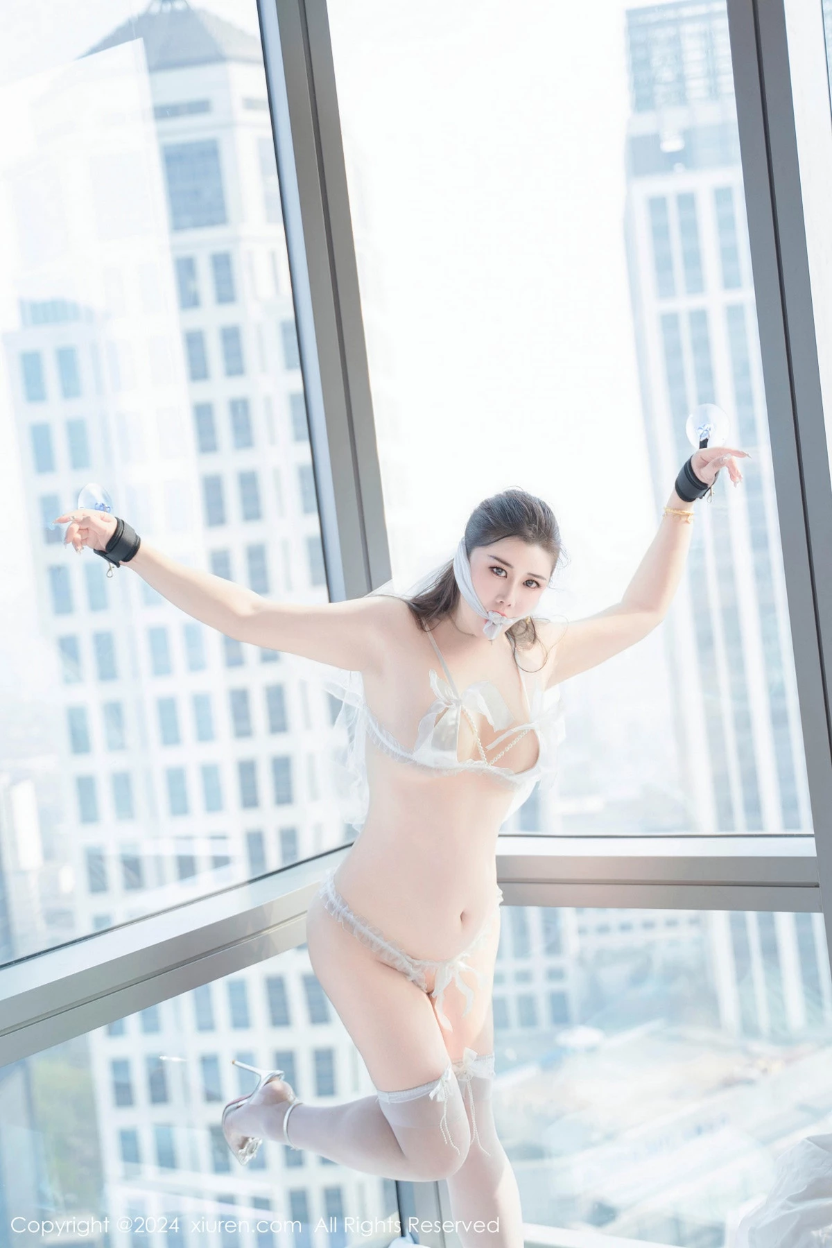 秀人集.com_[XiuRen秀人网]No.8837_模特王婉悠Queen白色蕾丝珍珠睡衣配白丝袜秀丰满身材诱惑写真82P