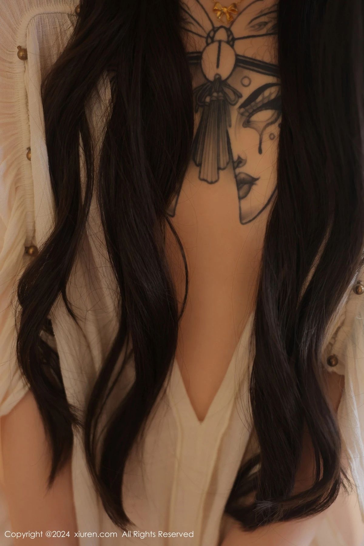 秀人集.com_[XiuRen秀人网]No.8842_新人模特夏竹性感浅色连衣裙+白色薄纱服饰秀曼妙身姿诱惑写真83P