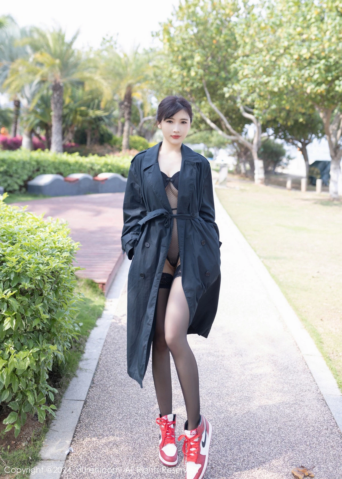 秀人集.com_[XiuRen秀人网]No.8844_模特陆萱萱性感黑色蕾丝情趣服饰配黑丝袜秀柔美身姿诱惑写真80P