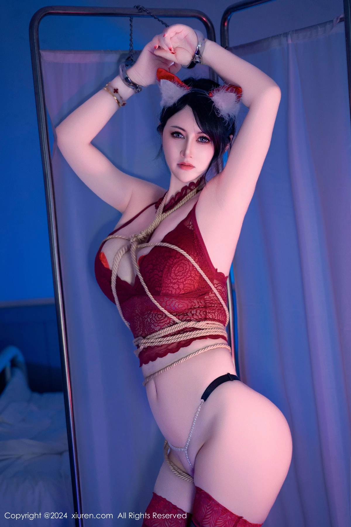 秀人集.com_[XiuRen秀人网]No.8859_模特诗诗kiki性感灰色护士服露红色蕾丝内衣秀丰满身材诱惑写真114P